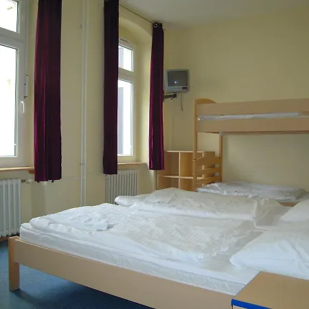 Hotel Happy Go Lucky + Schoneberg 2*