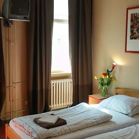 Hotel Happy Go Lucky + Schoneberg Berlin