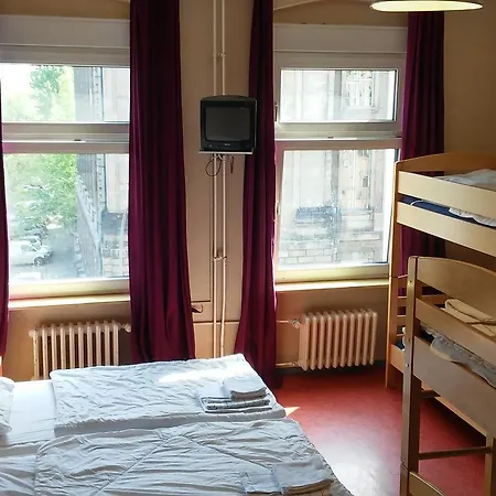 Hotel Happy Go Lucky + Schoneberg 2*