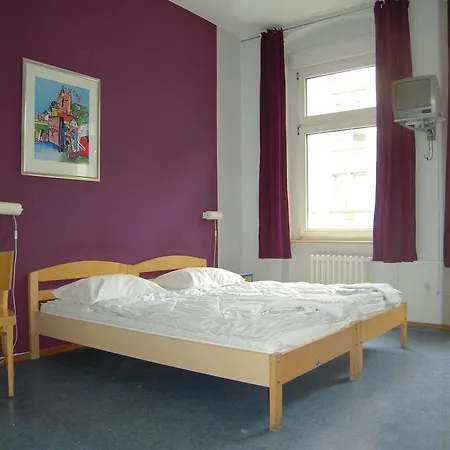 Hotell Happy Go Lucky + Schoneberg Berlin