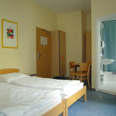 Happy Go Lucky + Schoneberg Hotell