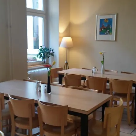 Hotell Happy Go Lucky + Schoneberg Berlin